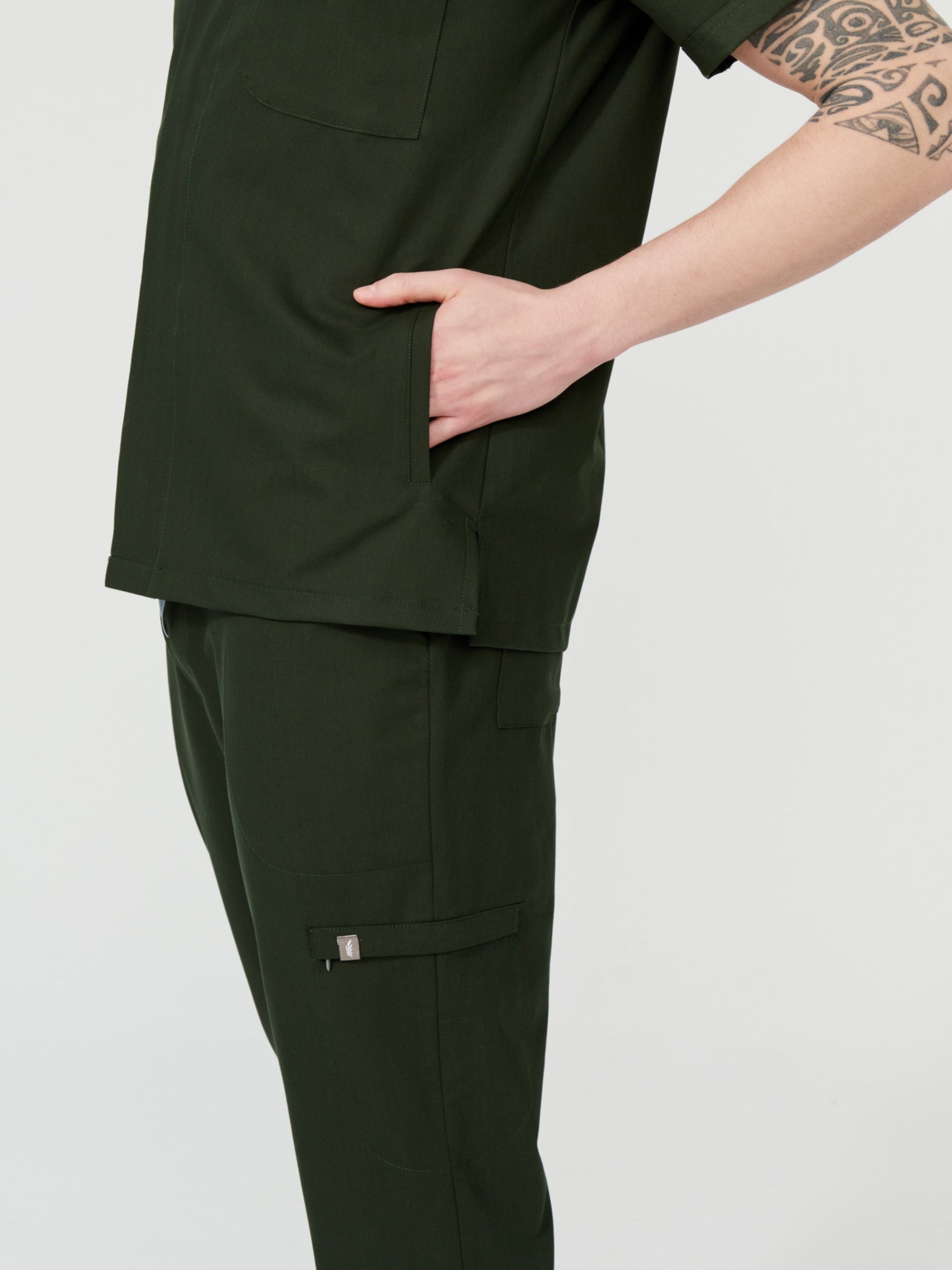 Cosa Tri® Pine Green Men's Scrub Set
