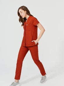 Cosa Mono® Women’s Scrub Set – Brick