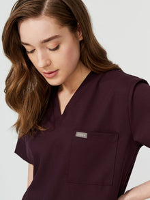 Cosa Tetra ® Plum Scrub Set