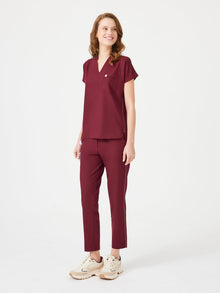 Cosa Fortius® Women’s V-Neck Scrub Top – Burgundy