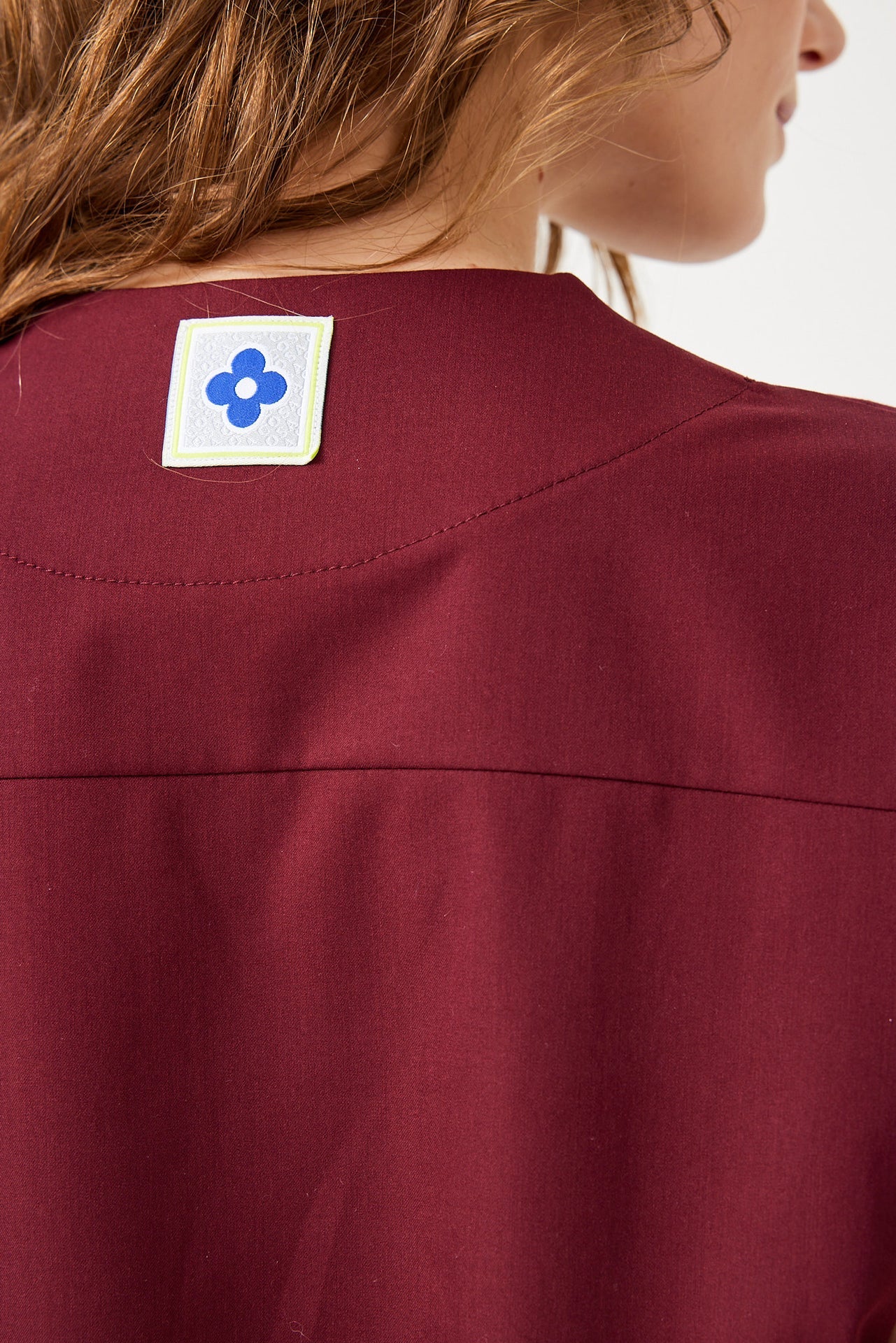 Cosa Fortius® Women’s V-Neck Scrub Top – Burgundy