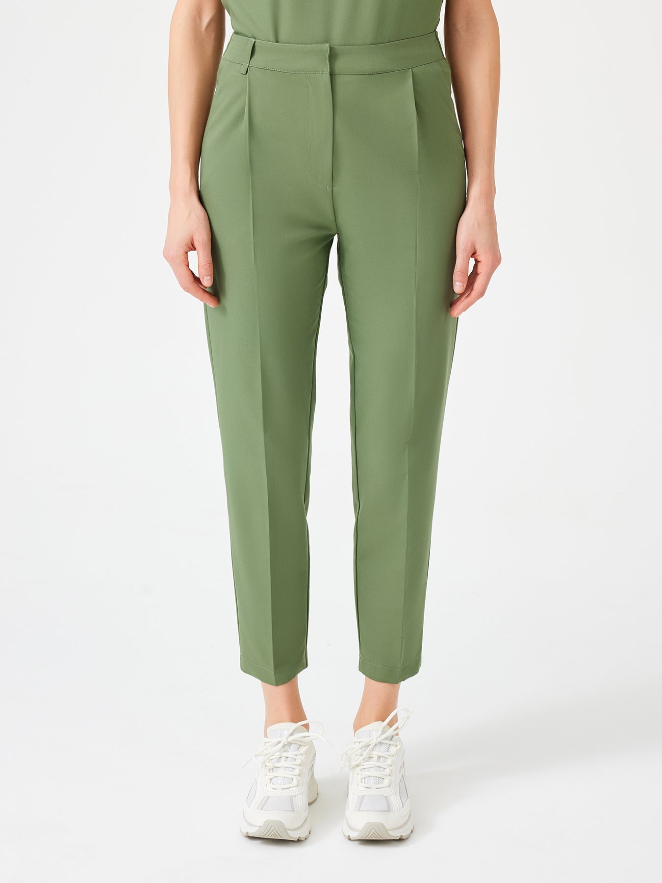 Cosa Citius® Women’s Pleated Pants – Sage Green