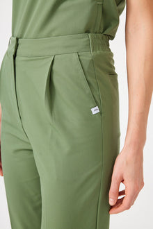 Cosa Citius® Women’s Pleated Pants – Sage Green