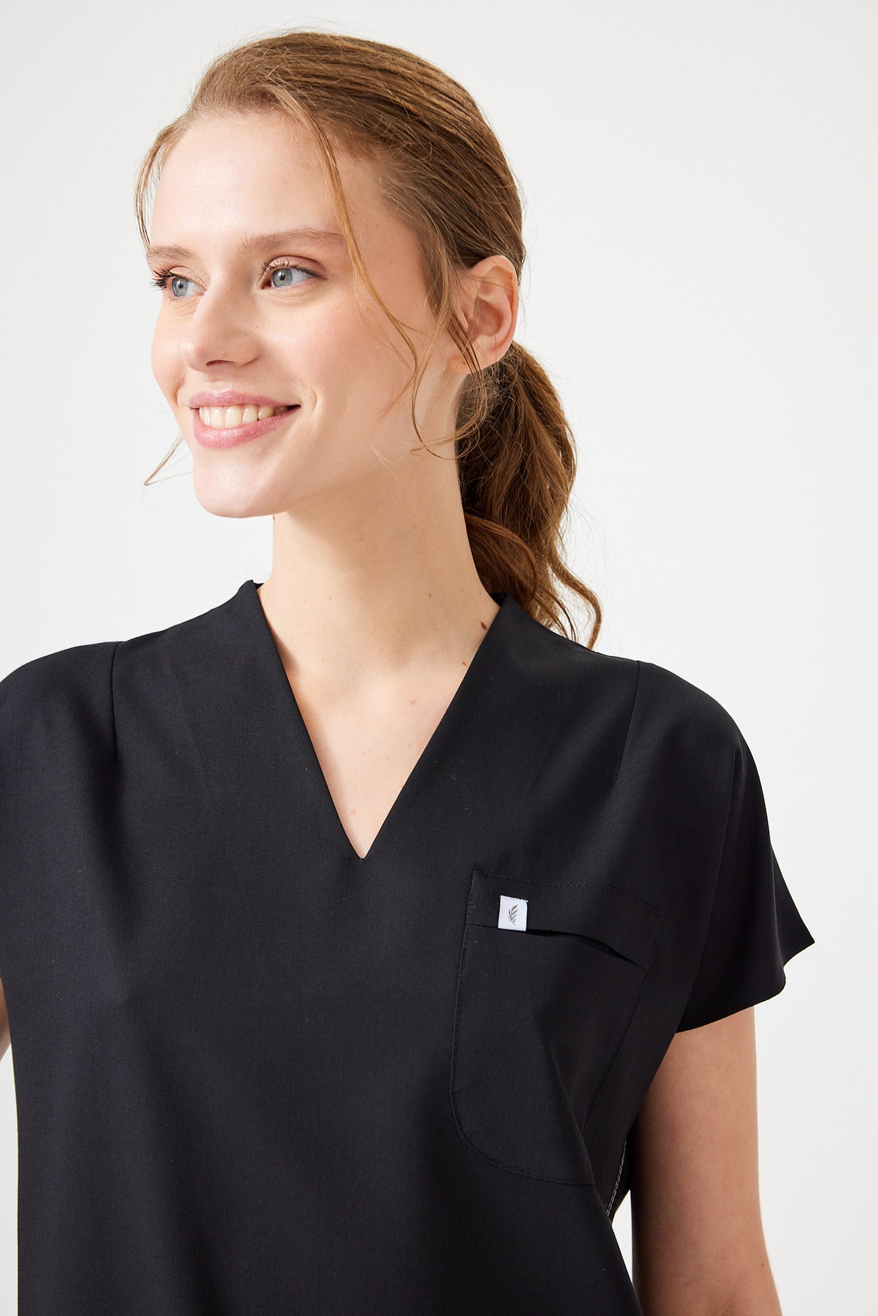 Cosa Fortius® Women’s V-Neck Scrub Top –  Black
