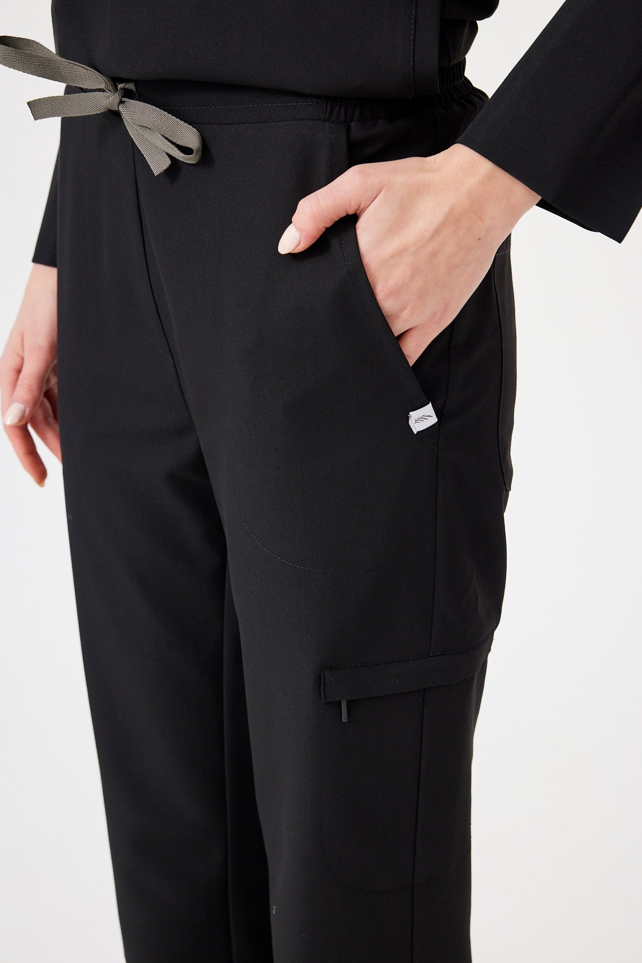 Cosa Citius® Women’s Straight Fit Pants – Black