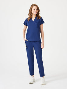 Cosa Fortius® Women’s V-Neck Scrub Top – Light Navy