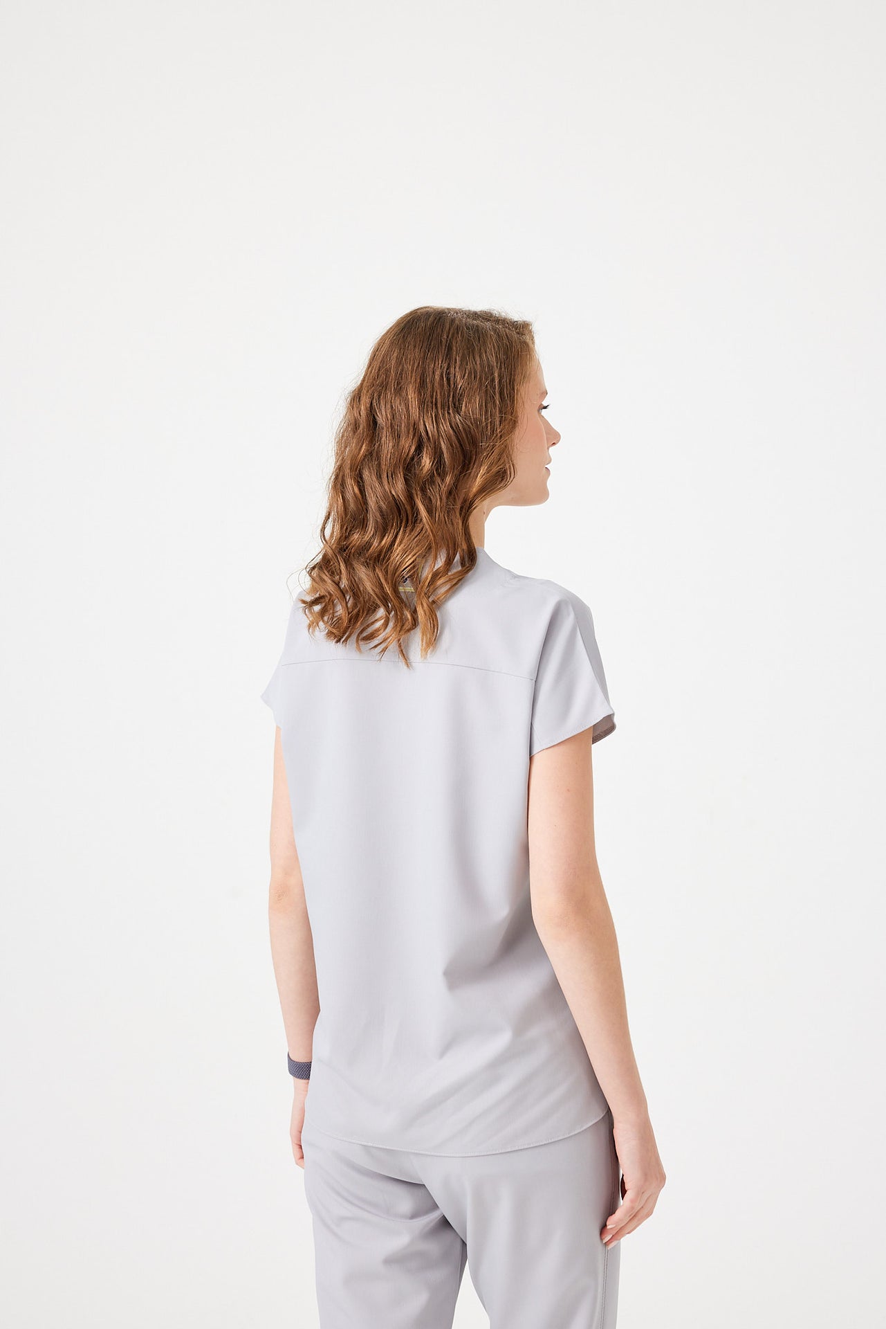 Cosa Fortius® Women’s V-Neck Scrub Top – Light Grey