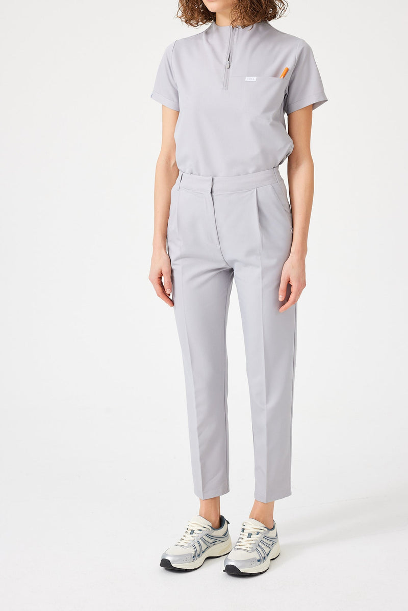 Cosa Citius® Women’s Pleated Pants – Light Grey